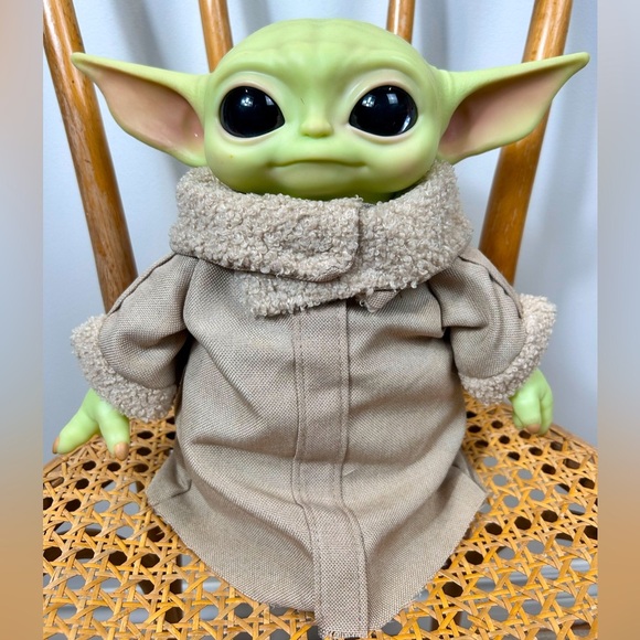 Star Wars Grogu/Baby Yoda plush toy, Collectible squishy doll - Picture 1 of 10